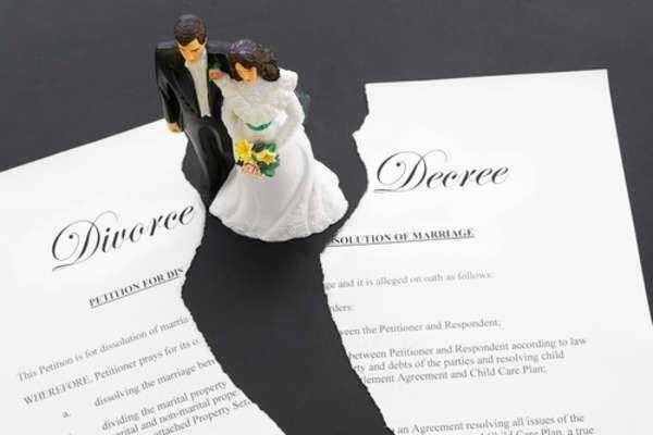 離婚成立と慰謝料問題